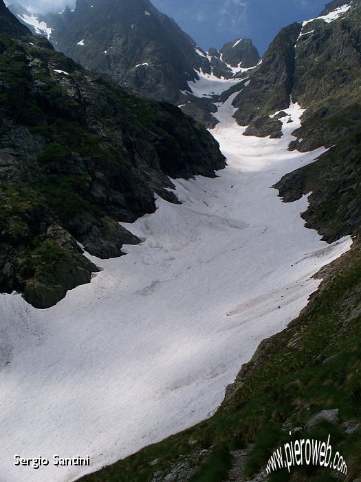 29 Valle del Salto ancora piena di neve.JPG